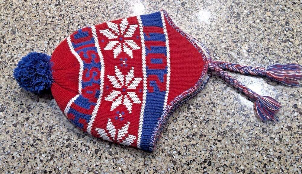 Reebok Washington Capitals NHL Winter Classic 2011 Beanie/Winter Hat Red/Blue